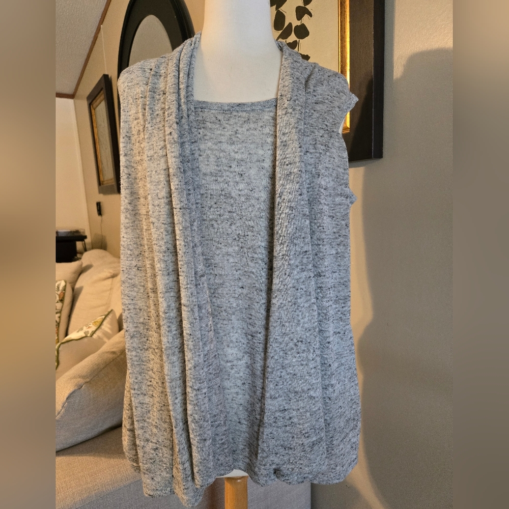 John Paul Richard:Women's Gray Sleeveless Sweater Vest